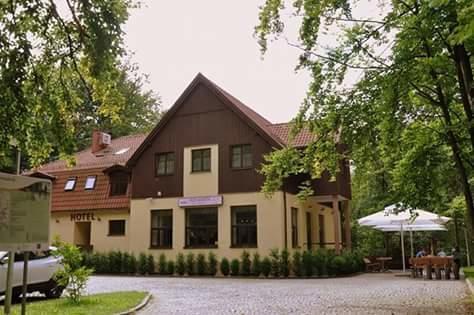 Willa Strzelnica Hotel Koscierzyna Exterior photo